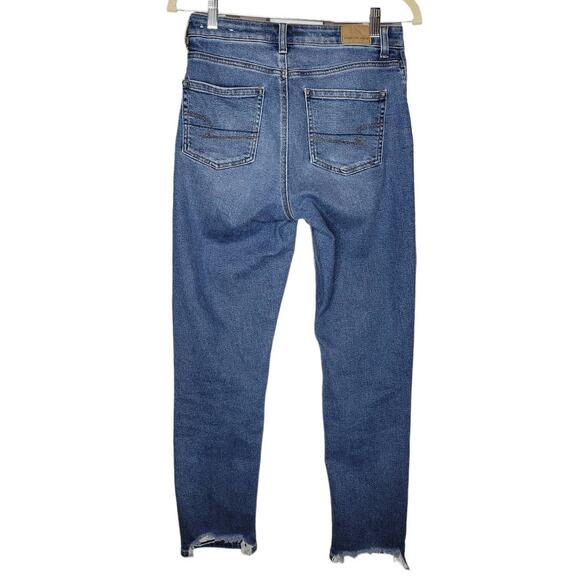 American Eagle Ripped Knee Mom Jeans Medium Wash Women Sz US 2 - Picture 2 of 6